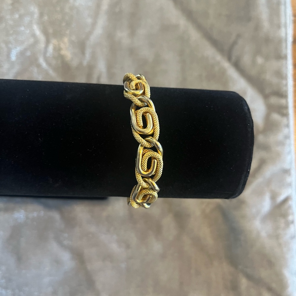 Vintage Gold Tone Textured Link Bracelet - Picture 4 of 6